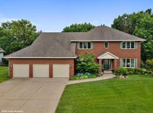 4812 Stonebridge Cir, West Des Moines, IA 50265