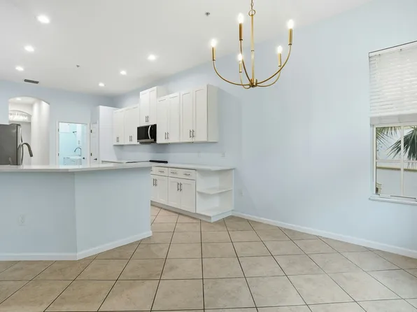 7820 Clemson St, Naples, FL 34104