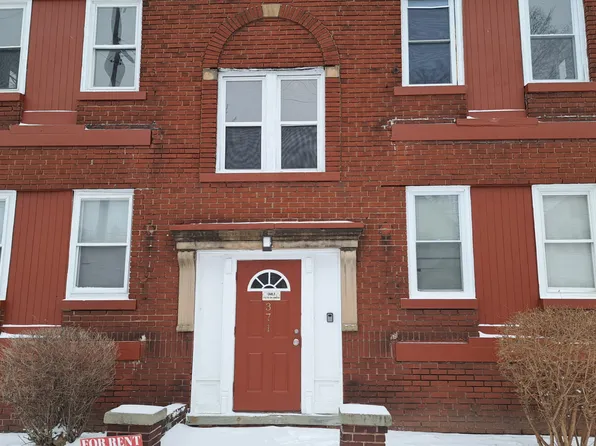 371 E 152nd St #1, Cleveland, OH 44110