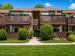 64 Nancy Ct, Staten Island, NY 10306