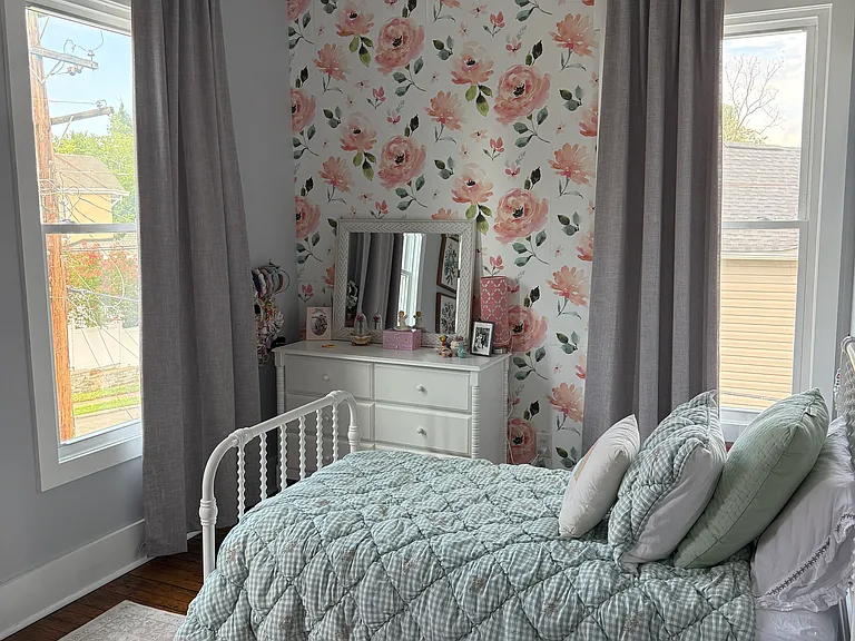 205 Poe St — Photo 50
