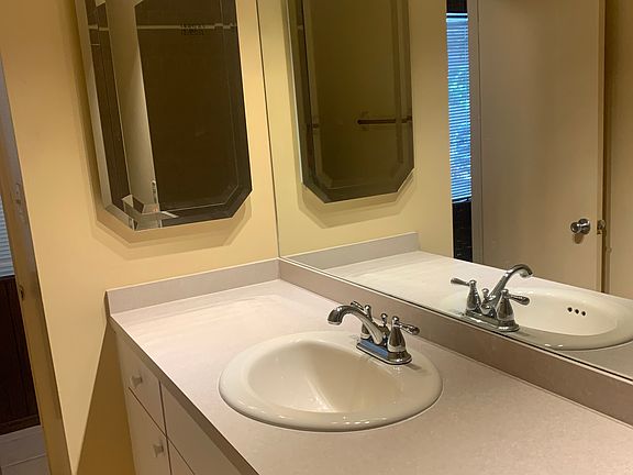 4th image of 2505 N Ocean Dr APT 1