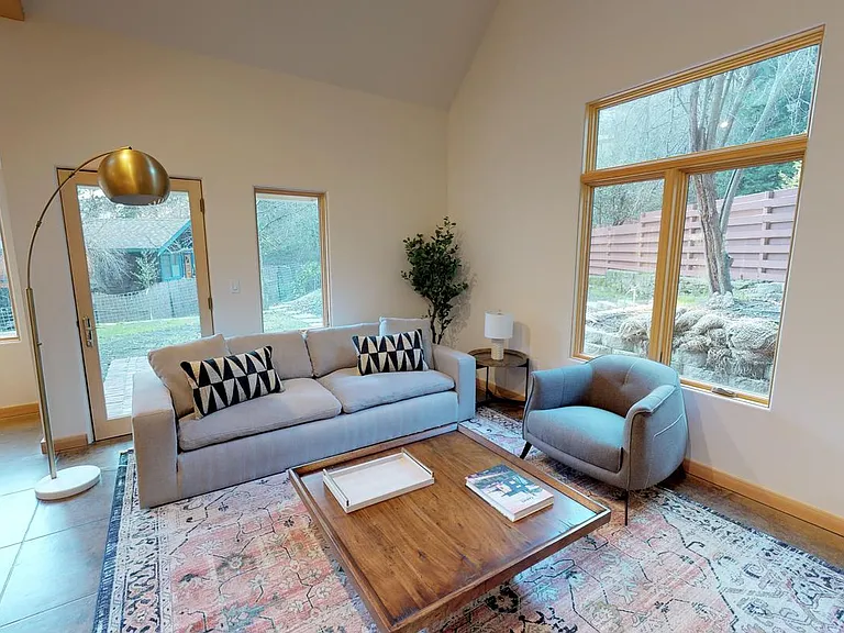 6540 Valley View Rd — Photo 1