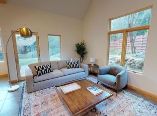 6540 Valley View Rd, Oakland, CA 94611