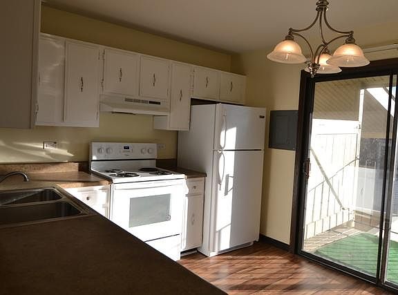 5th image of 165 N Waters Edge Dr