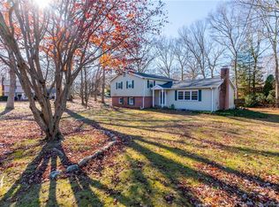 27 Laurel Hill Dr S, Niantic, CT 06357