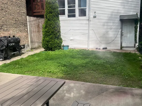 1915 W Evergreen Ave, Chicago, IL 60622