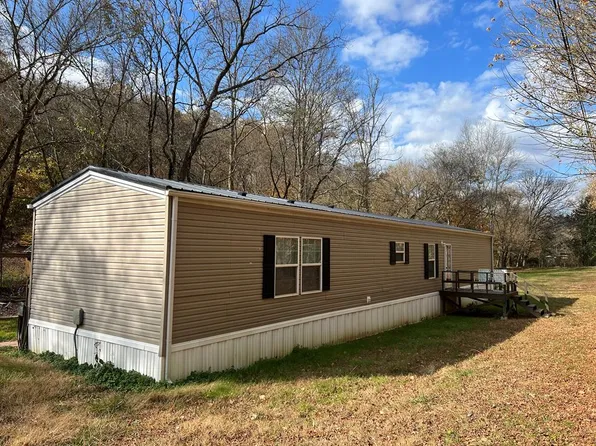 3676 Wolf Creek Rd, Silver Point, TN 38582
