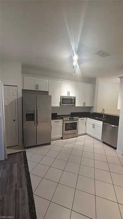 2 bed, 2.5 bath, 1206 sqft, $1,650 — Photo 2