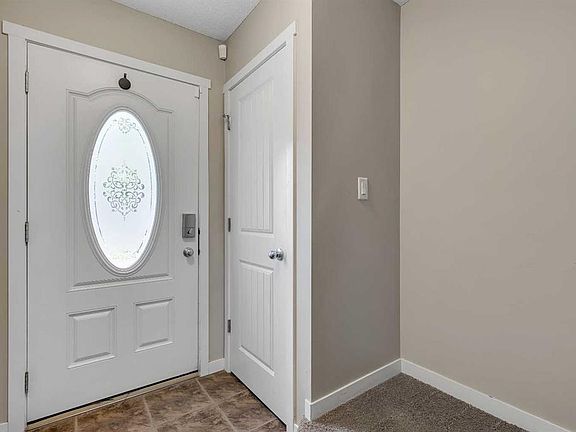3rd image of 401 W Copperpond Lndg SE