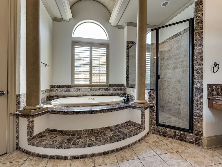 2207 Kings Pass — Photo 15
