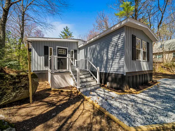 696 Long Shores Drive, Barrington, NH 03825
