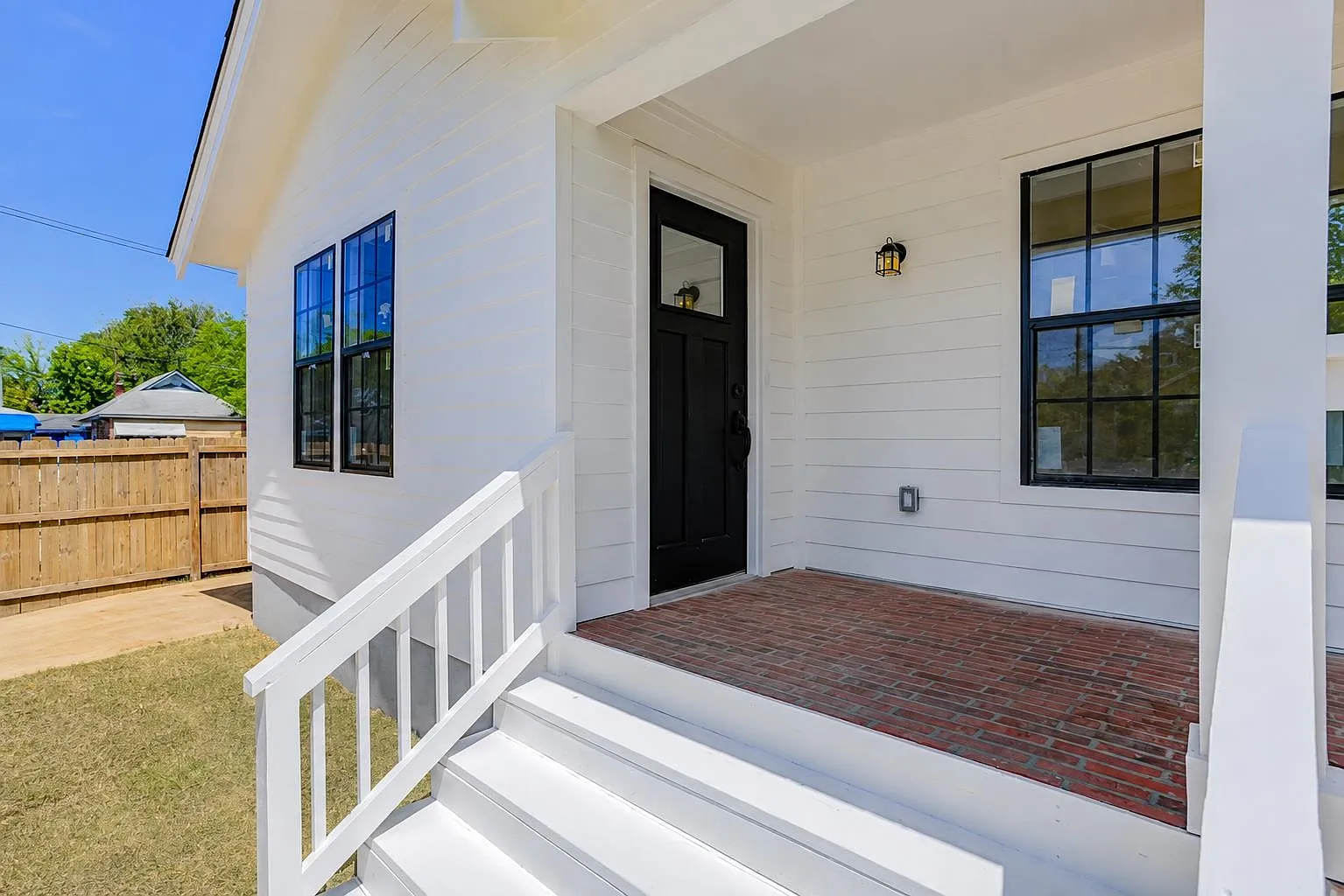 3 bed, 2.0 bath, 1574 sqft, $2,500 — Photo 3