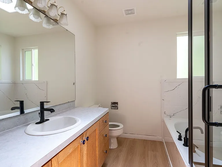 1007 N 525 W — Photo 14