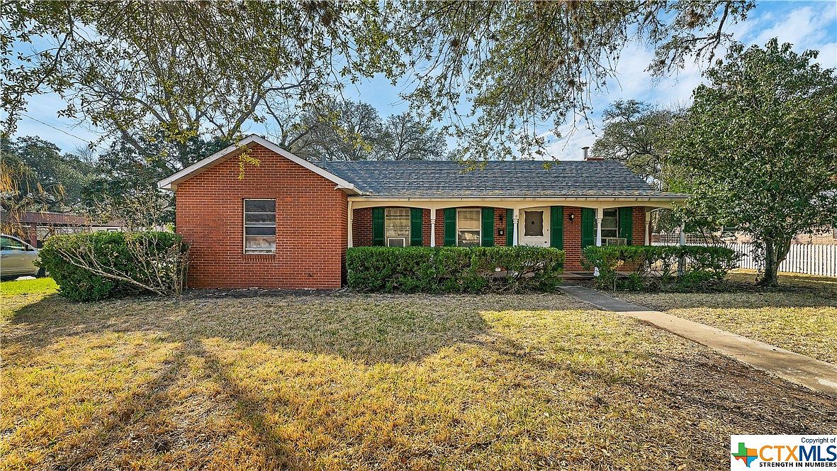 929 E Cedar St, Seguin, TX 78155 Zillow