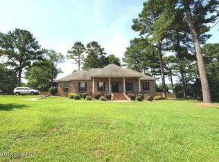 1 Pine Meadow Loop, Hattiesburg, MS 39402
