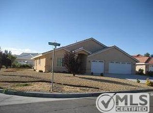 27821 Hummingbird Ln, Helendale, CA 92342