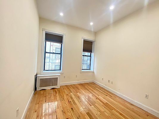 1st image of 26 E 105th St #V