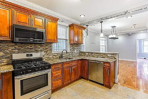 41 Randolph Ave Photo 1