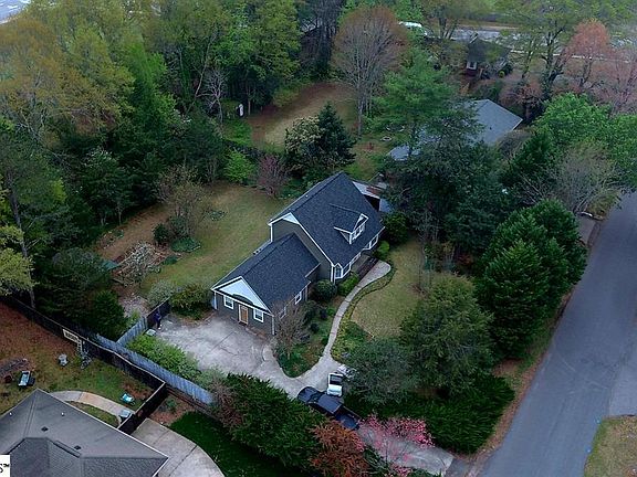2nd image of 104 Ashley Rd