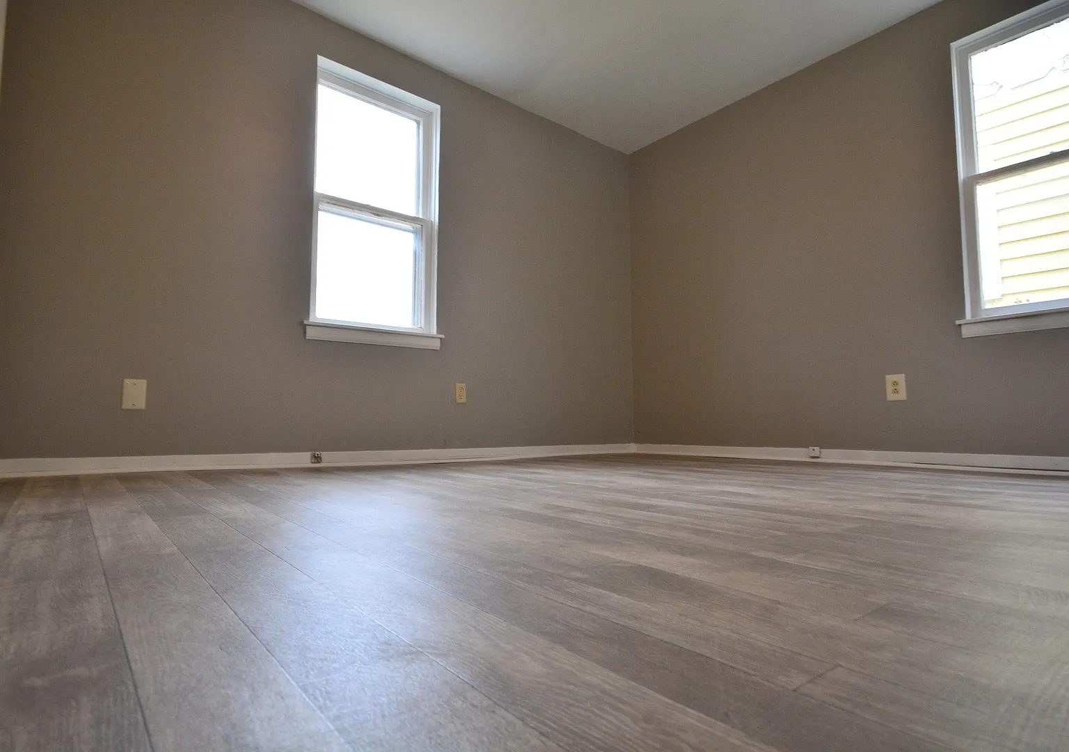 Available in JULY Adorable 2 bedroom 1 bath house — Photo 4
