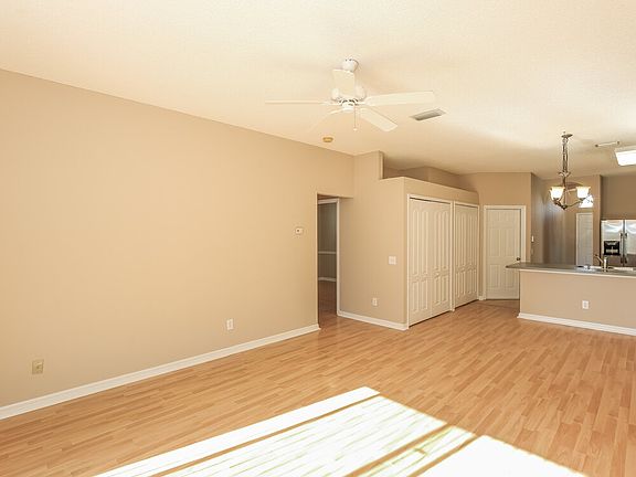 4th image of 18233 Brookpark Dr