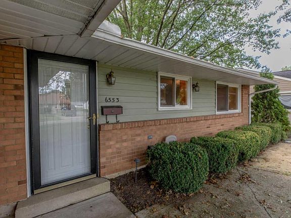 3rd image of 6553 Roselawn Ave