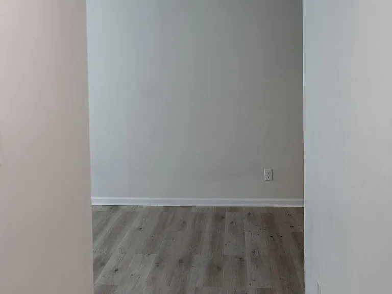 5465 Kirby Ave #13 — Photo 10