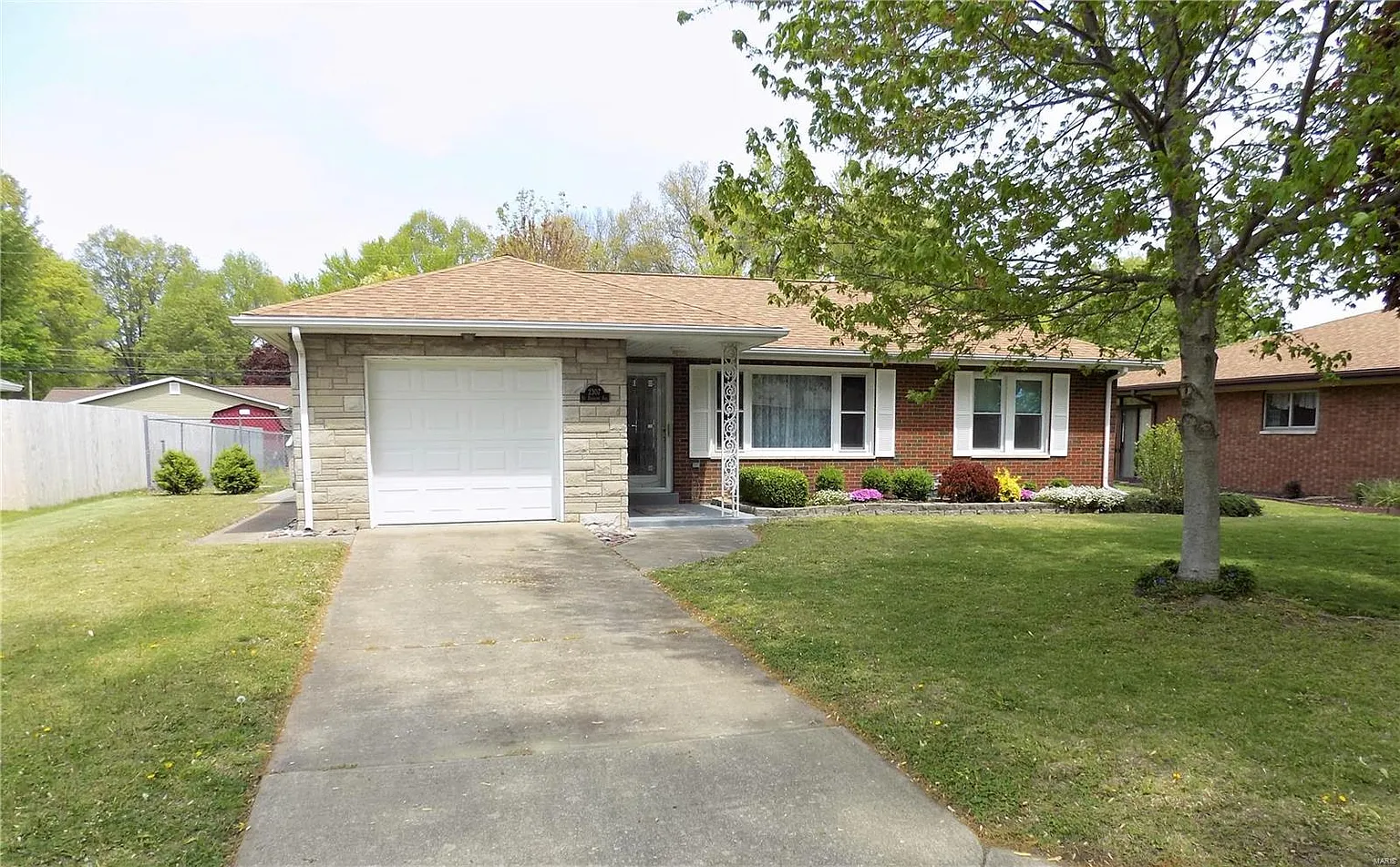 2307 Saint Bernard Ave photo 1