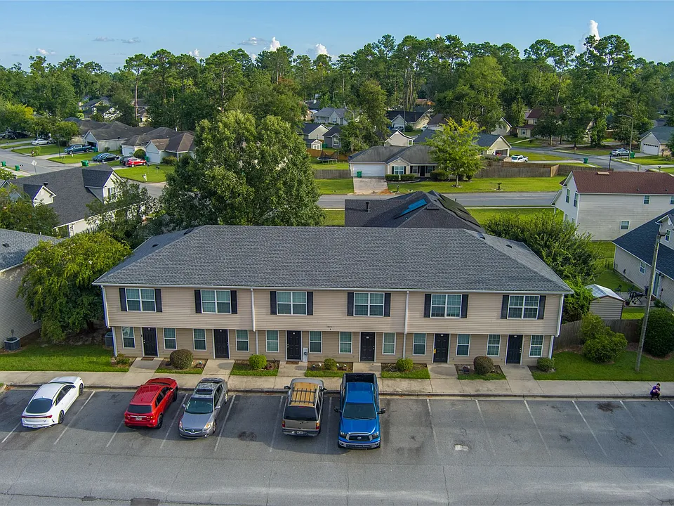 Beautiful 2bedroom 2.5 bath Townhome