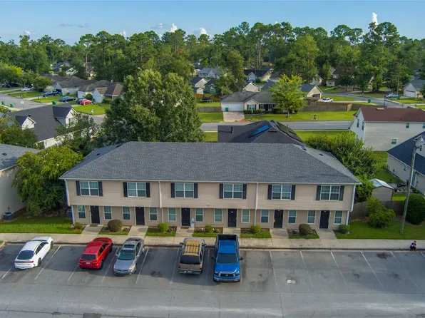 Beautiful 2bedroom 2.5 bath Townhome