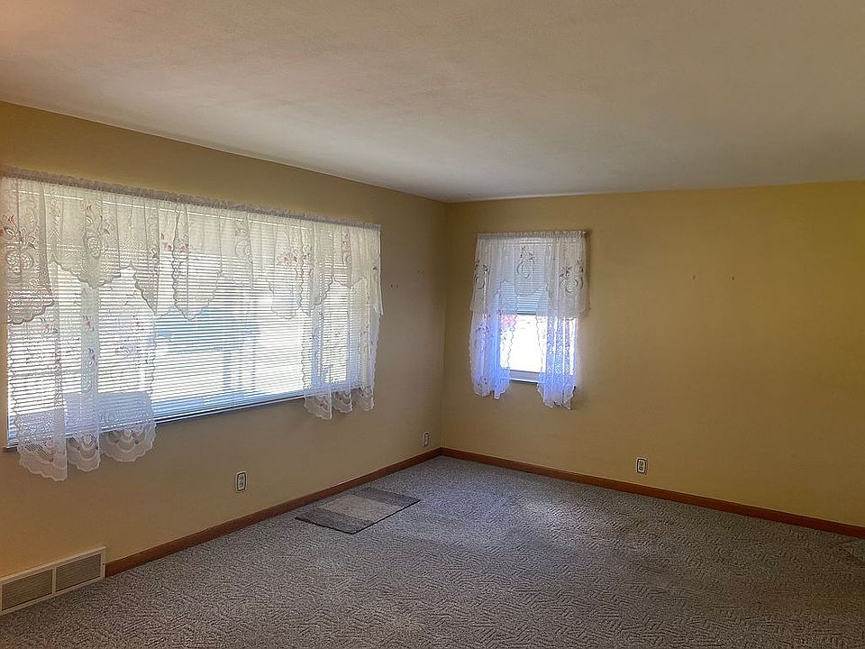 1st image of 450 N Washington Blvd