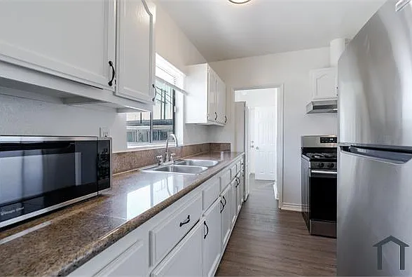 600 1/4 W 41st Dr — Photo 5