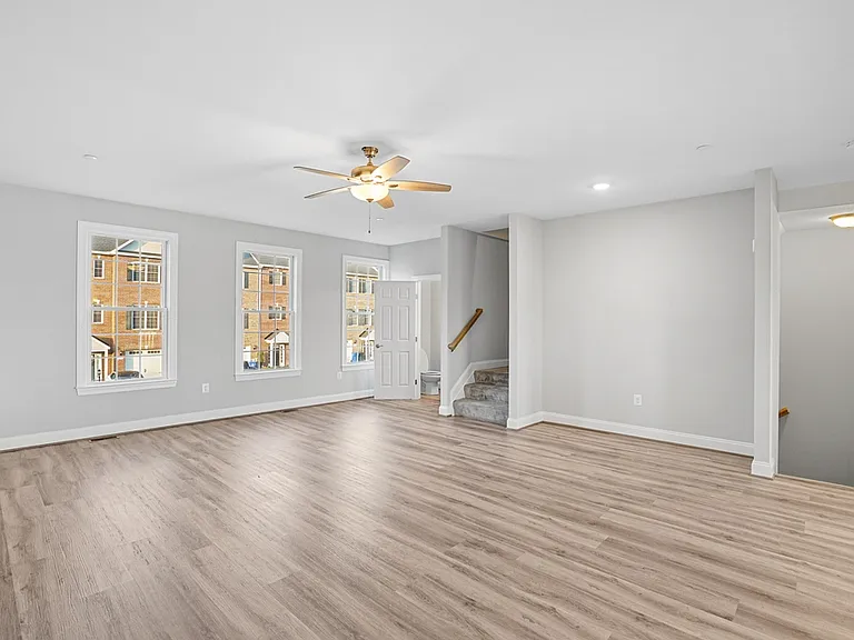 981 Rye Dr — Photo 9
