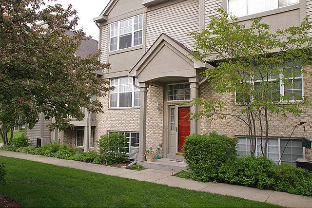 1st image of 2663 Woodmere Dr #2663