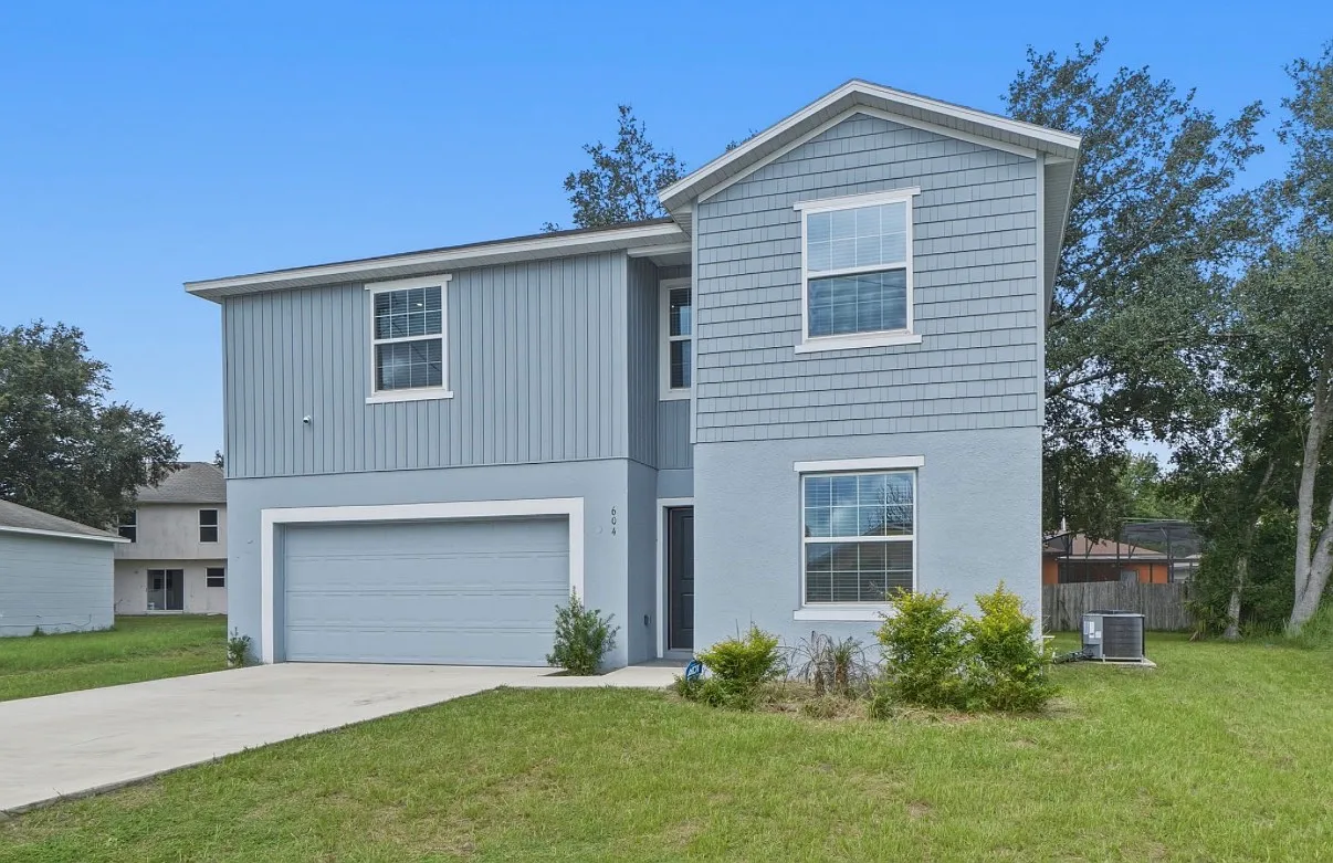 4 bed, 2.5 bath, 2284 sqft, $2,698 — Photo 3