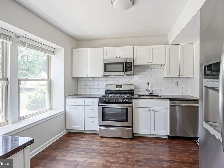 2205 Elberta Ln — Photo 4