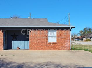 715 E 3rd St APT 2, Weatherford, TX 76086