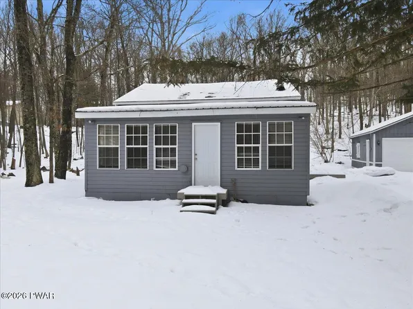 209 Urban Rd, Hawley, PA 18428