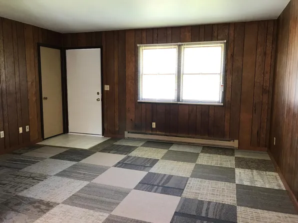 646 Northwood Ct, Kendallville, IN 46755