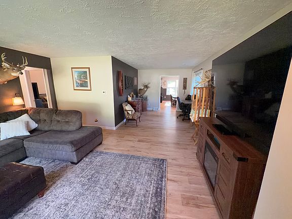 2nd image of 3456 Acacia Blvd