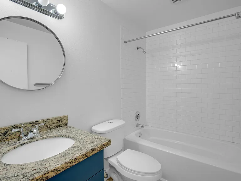 4451 Woodland Park Ave N #2 — Photo 9