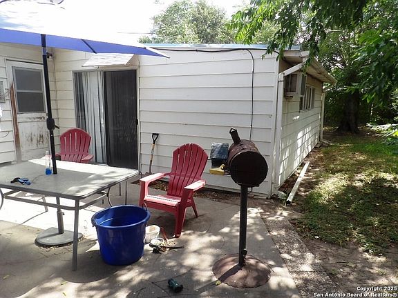 5th image of 1204 E WIDHELM ST