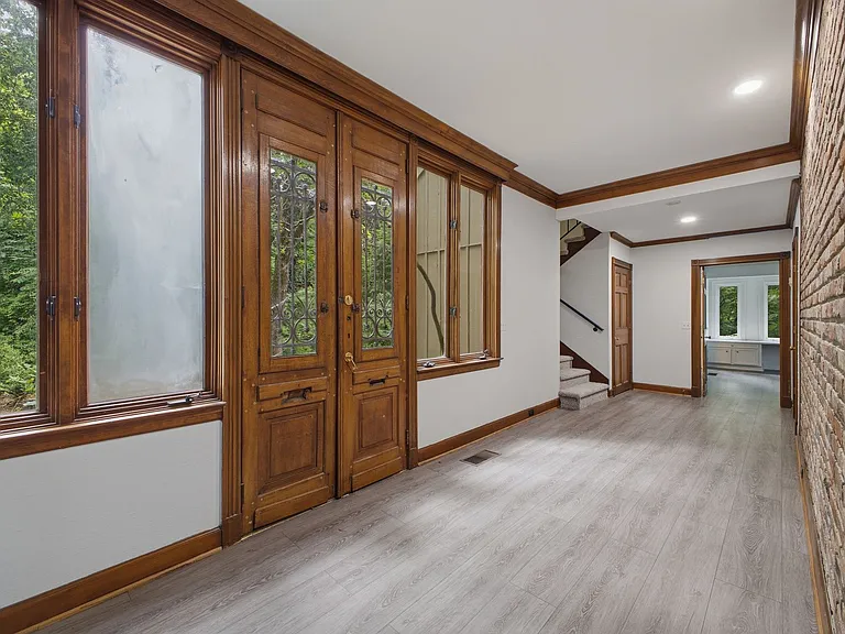 5612 Stanford Ct — Photo 3