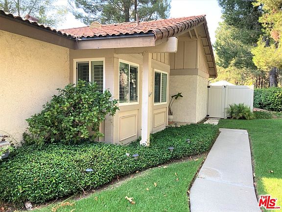 3rd image of 2139 Wimbledon Cir