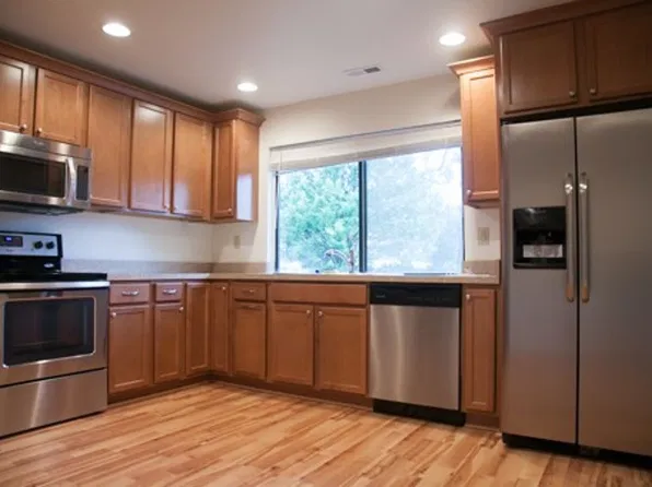 107 Woodlake Dr, Charlottesville, VA 22901