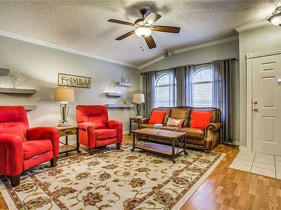 4th image of 637 Alcove Dr