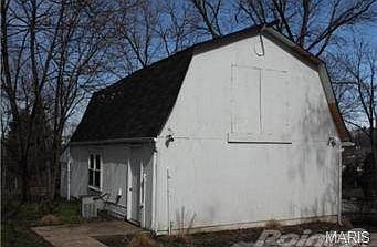 Large out-building with it's own heat and AC and electric servic