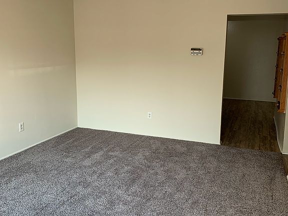 5th image of 9524 1/2 Cedar St