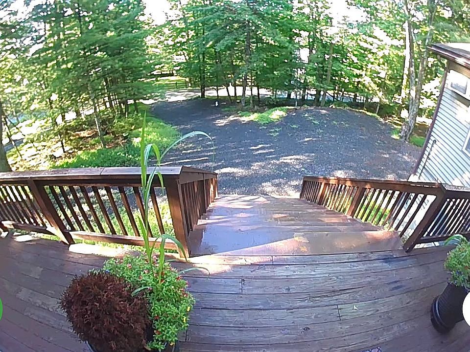 2nd image of 190 Alpine Lake Rd